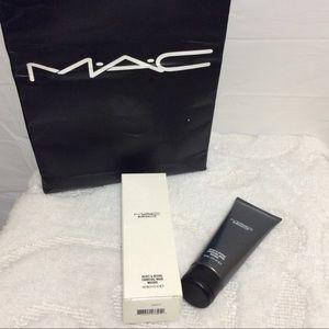 M.A.C Charcoal Mask